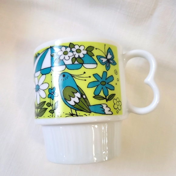 Beautiful 1960's-70's Stackable Mugs, Vibrant Floral & Bird Pattern on Both - Picture 10 of 16